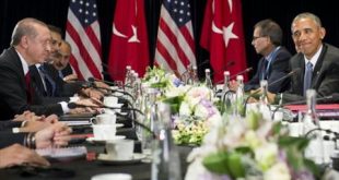 الرئيس الاميركي باراك اوباما ونظيره التركي رجب طيب اردوغان ووفداهما في لقاء على هامش قمة محموعة العشرين في الصين. (فرانس برس).