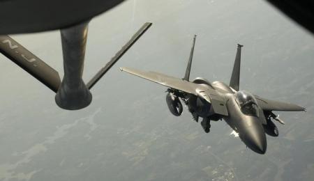 طائرة-اف-15-تتزود-بالوقود-جوا-فوق-واشنطن-رويترز.
