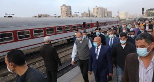 وزير النقل الفريق كامل الوزير، يتفقد محطة مصر للسكك الحديدية