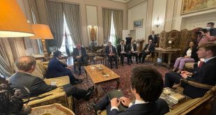 وزير الخارجية سامح شكري يستقبل وزير الدولة البريطاني لشئون شمال إفريقيا اللورد طارق أحمد