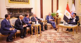 اجتماع عبدالغفار مع ممثلي جنرال إليكتريك (مجلس الوزراء)