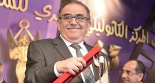 السيناريست عاطف بشاي يتلقى تكريمًا من المركز الكاثوليكي للسينما في مصر، 2019 (حساب رسمي)