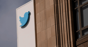 لافتة على المقر الرئيسي لشركة "تويتر" في سان فرانسيسكو. (أرشيفية – بلومبرج)