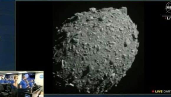  الكويكب ديمورفوس في صورة التقطتها مركبة فضائية تابعة لوكالة الفضاء الأميركية (ناسا) في 26 سبتمبر "ا ف ب"