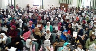 طلاب المدارس في مصر يتجهون لمراكز الدروس الخصوصية رغم محاولات وزارة التعليم مواجهتها. (الإنترنت)