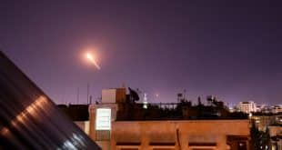 الدفاعات الجوية السورية تتصدى لقصف إسرائيلي جنوب دمشق ليل يوليو 2020. (أرشيفية - أ ف ب)