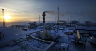 منشآت في حقل النفط التابع لمجموعة غازبروم العملاقة في نوفوبروتوفسكوي في روسيا . (أ ف ب)