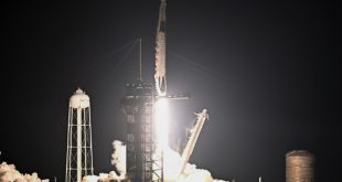 صاروخ فالكون 9 التابع لشركة سبايس إكس لحظة إطلاقه من فلوريدا، 2 آمارس 2023. (أ ف ب)
