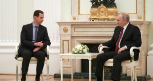 الرئيس الروسي فلاديمير بوتين (يمين) ونظيره السوري بشار الأسد خلال لقاء جمعهما في الكرملين في موسكو، 15 مارس 2023. (أ ف ب)