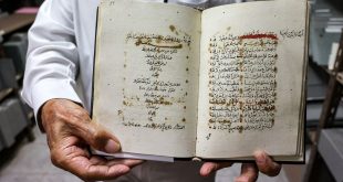 مخطوطات تروي جزءا من تاريخ مدينة القدس قيد الترميم في مكتبة الخالدية(أرشيفية)