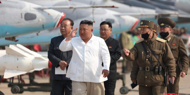 «كيم» يتفقد مصانع أسلحة في كوريا الشمالية ويدعو لتعزيز إنتاج الصواريخ(أرشيفية)