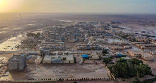 منظر عام لمياه الفيضانات بعد أن ضربت العاصفة دانيال المخيلي في ليبيا يوم الاثنين، (رويترز)