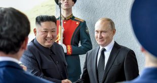 الرئيس الروسي فلاديمير بوتين مع نظيره الكوري الشمالي (أ ف ب)