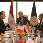 لقاء وزير السياحة والآثار مع السفير الفرنسي لدى مصر