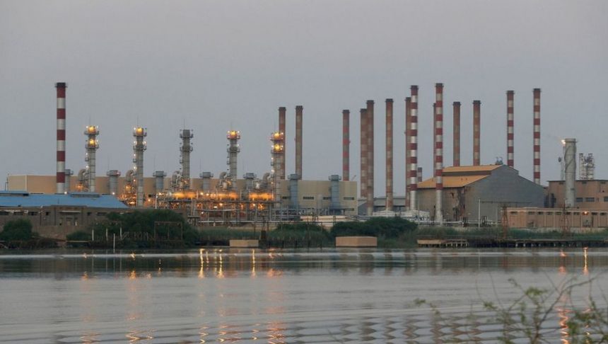 إيران تمدد إغلاق المدارس بسبب نقص الوقود 1 نقص الوقود بطهران