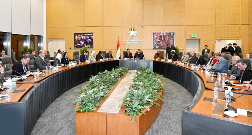 الشربيني يجتمع مع أعضاء بمجلسي النواب والشيوخ لبحث مطالب دوائرهم 1 اجتماع وزير الإسكان مع أعضاء مجلسي النواب والشيوخ