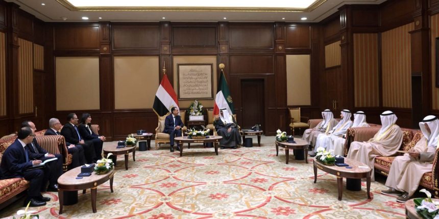 أمير دولة الكويت يستقبل رئيس الوزراء لبحث القضايا والموضوعات ذات الاهتمام المشترك