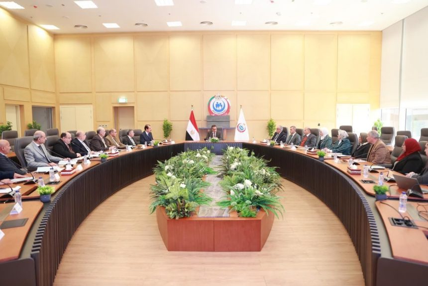 نائب رئيس الوزراء وزير الصحة يترأس اجتماع مجلس إدارة الهيئة العامة للتأمين الصحي