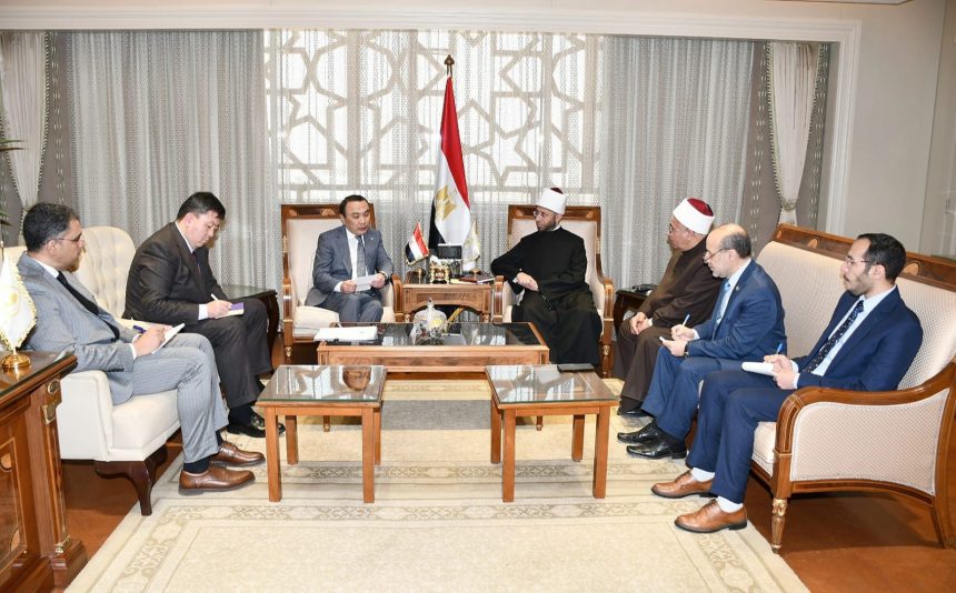 وزير الأوقاف يستقبل سفير كازاخستان لبحث تعزيز التعاون الديني والثقافي