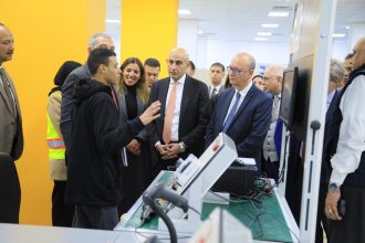 وزير التربية والتعليم ونظيره الإيطالي يتفقدان مصنع إسكرا أمكو التابع لمجموعة السويدي وأكاديمية السويدي الكتريك