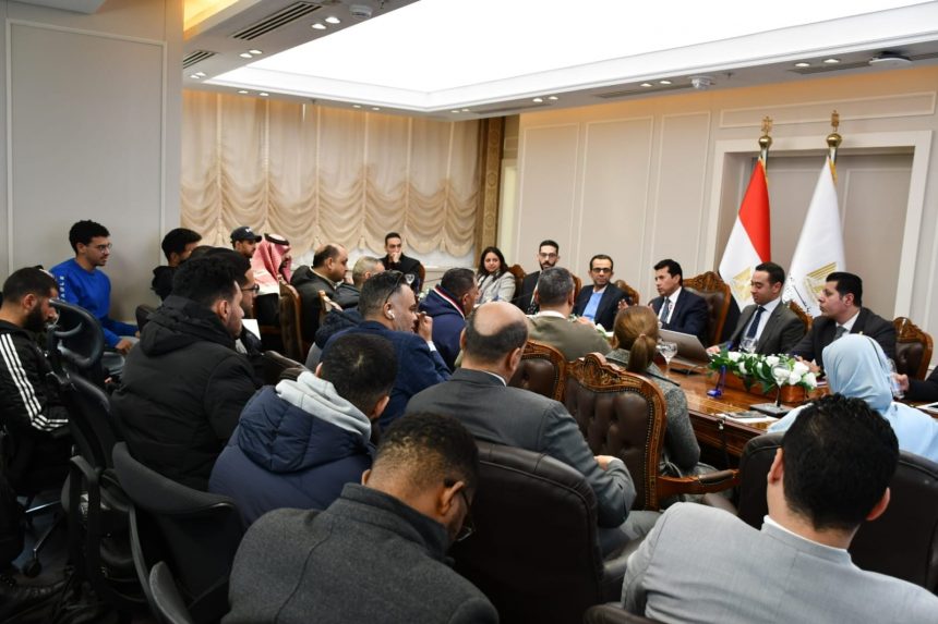 وزير الشباب والرياضة أشرف صبحي