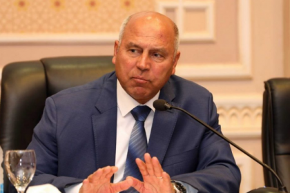 وزير النقل كامل الوزير