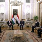 رئيس الوزراء يلتقى نظيره الفلسطيني لاستعراض ملامح خطة التعافي المبكر وإعادة إعمار غزة