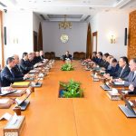 وزير الخارجية والهجرة يجتمع مع قيادات وزارة الخارجية