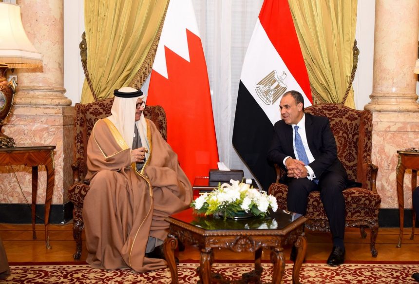وزير الخارجية ونظيره البحريني