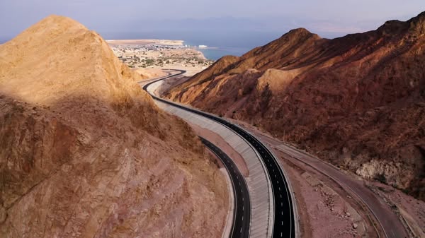 في عيد تحريرها.. هذه مشروعات «النقل» للمساهمة في تحقيق التنمية بسيناء 3 492398392 1211192341051184 3527685769570602172 n