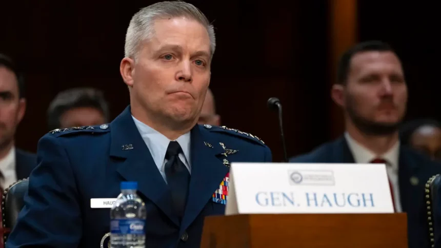 مدير وكالة الأمن القومي NSA تيموثي هوغ