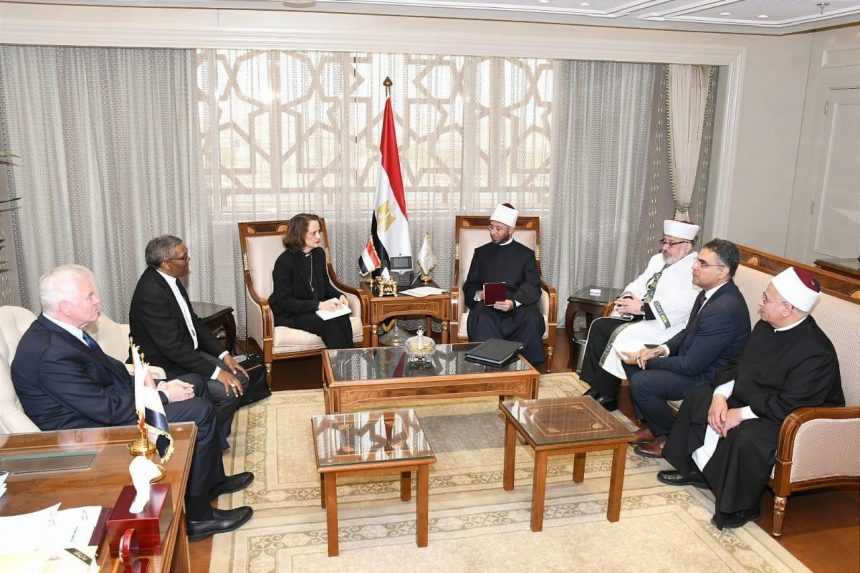 وزير الأوقاف يستقبل وفدًا رفيع المستوى من منظمة كنائس من أجل السلام في الشرق الأوسط
