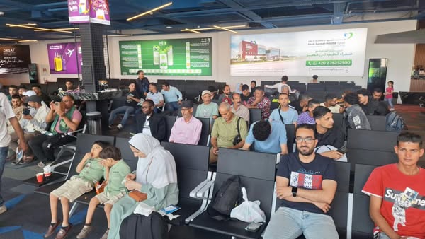 بدون تحملهم أعباء مالية.. مصر تعيد بعض مواطنيها في طرابلس بعد الأحداث الأخيرة 4 499522863 1018367230473123 2068186468340354274 n