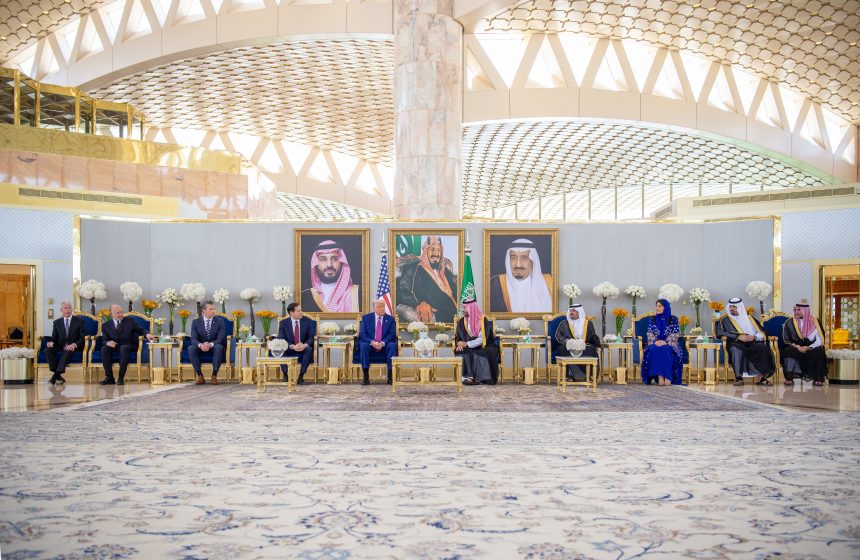 الرئيس الأمريكي دونالد ترامب يصل السعودية