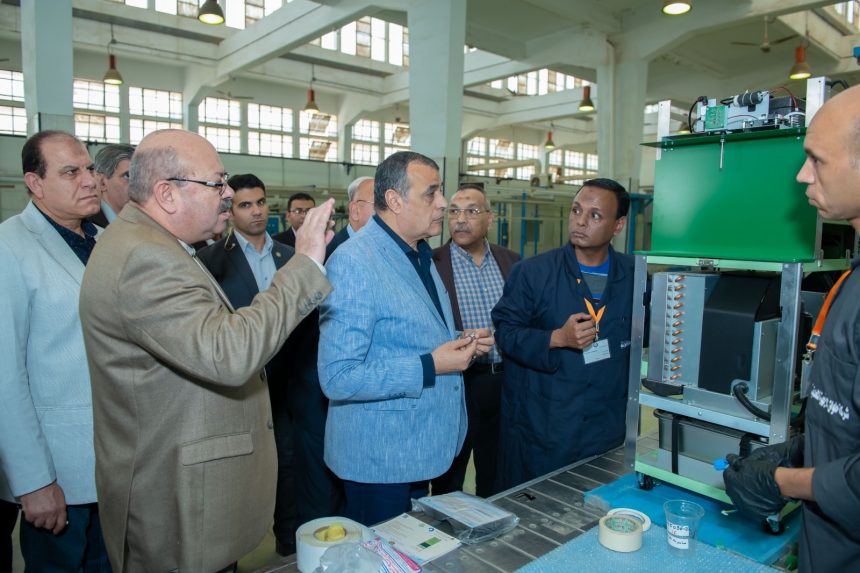 وزير الإنتاج الحربي