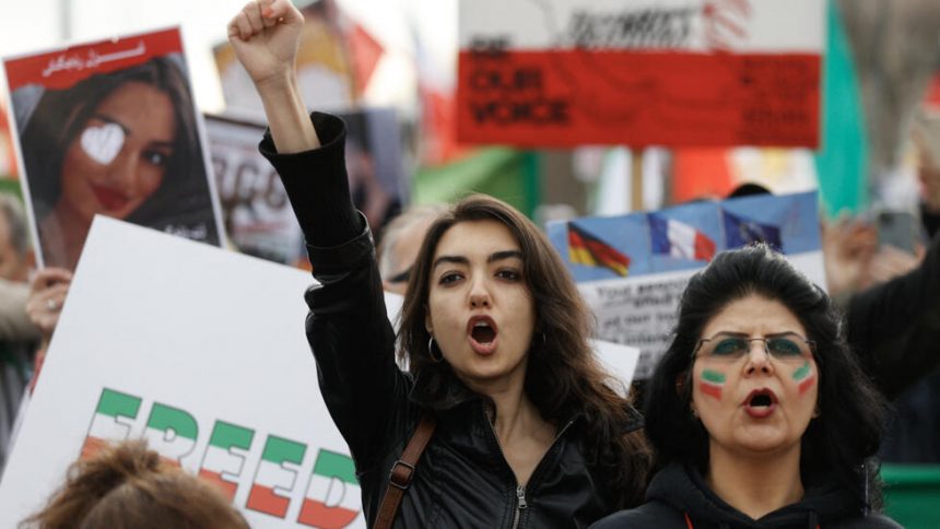 مظاهرة في برلين عام 2023 ضد النظام الإيران