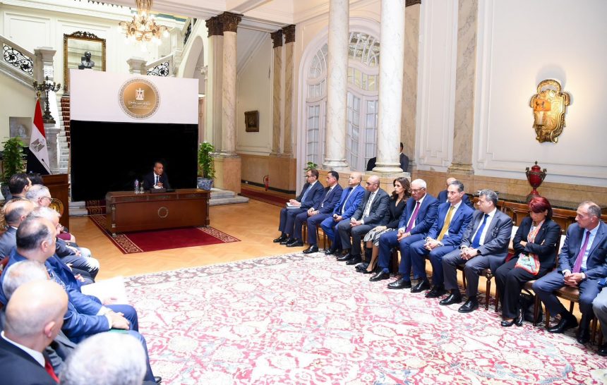 وزير الخارجية وسفراء
