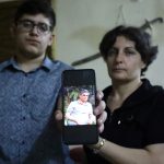 أرملة المواطن الفرنسي السوري فراس أبو لطيف الذي قُتل الأسبوع الماضي مع شقيق زوجته في مدينة السويداء