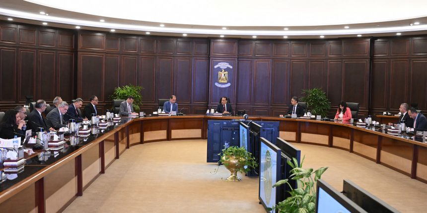 رئيس الوزراء يتابع تنفيذ توجيهات إنشاء مركز عالمي لتخزين وتوريد وتجارة الحبوب والغلال