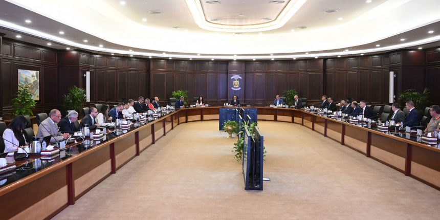 رئيس الوزراء يترأس اجتماع اللجنة العليا لتنظيم فعاليات احتفالية افتتاح المتحف المصري الكبير