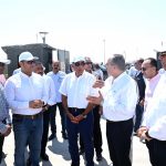رئيس الوزراء يتفقد محطة التجارب البحثية لتحلية مياه البحر بمدينة العلمين الجديدة