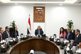 رئيس الوزراء يستعرض الاستراتيجية الوطنية للحرف اليدوية 2025 – 2030