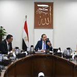 رئيس الوزراء يُتابع الخطة التنفيذية لمحطات تحلية مياه الساحل الشمالي الغربي