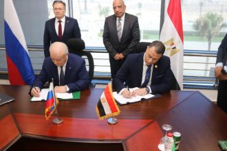 مصر وروسيا توقعان بروتوكولًا مكملًا لاتفاقية إنشاء وتشغيل محطة الضبعة النووية