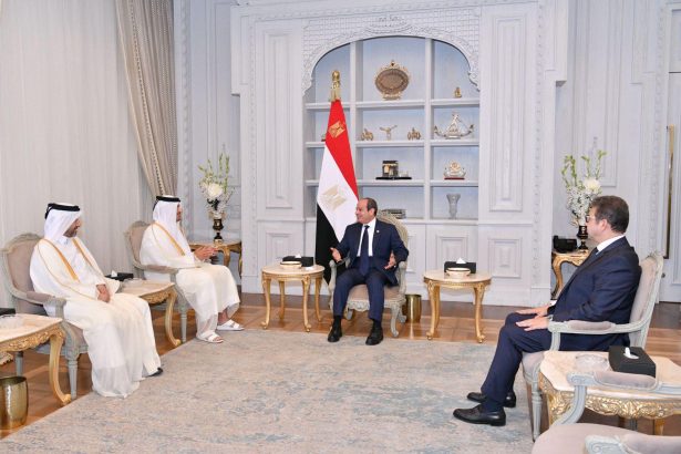 السيسي يستقبل رئيس وزراء قطر