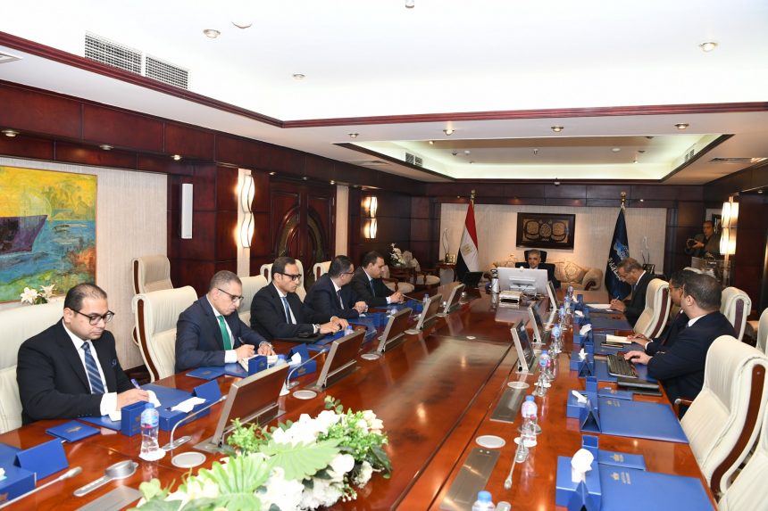 الفريق أسامة ربيع يلتقي رئيس التمثيل التجاري المصري لبحث سبل التعاون المشترك في مجال التسويق الخارجي