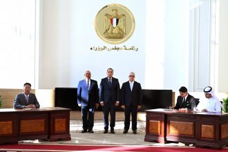 باستثمارات 220 مليون دولار. توقيع عقد إقامة مجمع صناعي لإنتاج الخلايا الشمسية بـاقتصادية قناة السويس
