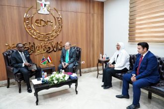 رئيس هيئة الدواء المصرية لسفير ناميبيا