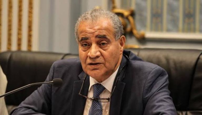 وزير التموين السابق
