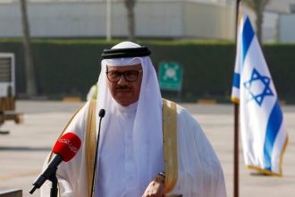 وزير الخارجية عبد اللطيف بن راشد الزياني